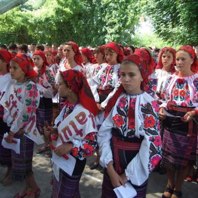 18 iunie: Berindeşti şi Ciucani: Administrarea sacramentului Mirului