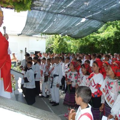 18 iunie: Berindeşti şi Ciucani: Administrarea sacramentului Mirului