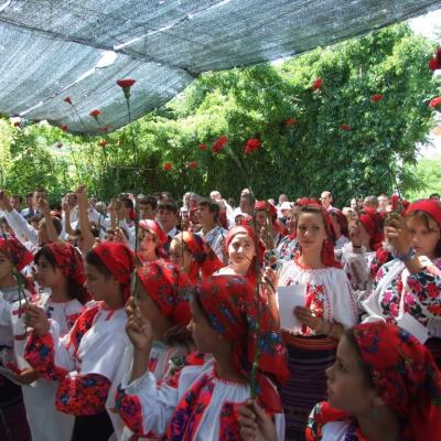 18 iunie: Berindeşti şi Ciucani: Administrarea sacramentului Mirului