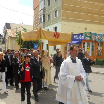 26 iunie: Moineşti: Procesiune în solemnitatea Trupul şi Sângele Domnului