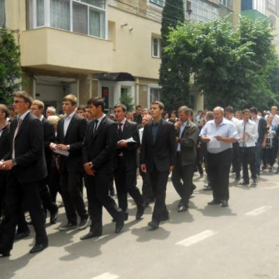26 iunie: Moineşti: Procesiune în solemnitatea Trupul şi Sângele Domnului