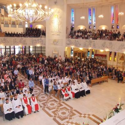 26 iunie: Iaşi: Procesiunea de Trupul şi Sângele Domnului la catedrală - I