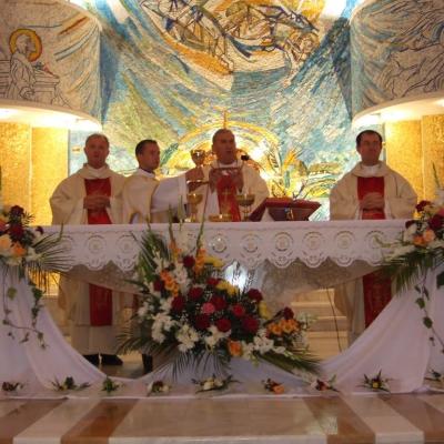 26 iunie: Iaşi: Procesiunea de Trupul şi Sângele Domnului la catedrală - I