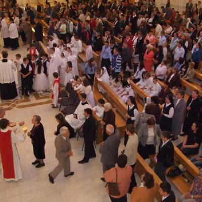 26 iunie: Iaşi: Procesiunea de Trupul şi Sângele Domnului la catedrală - I