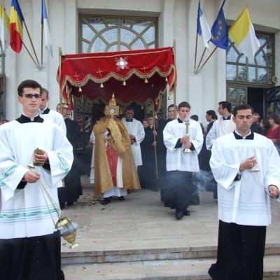 26 iunie: Iaşi: Procesiunea de Trupul şi Sângele Domnului la catedrală - I
