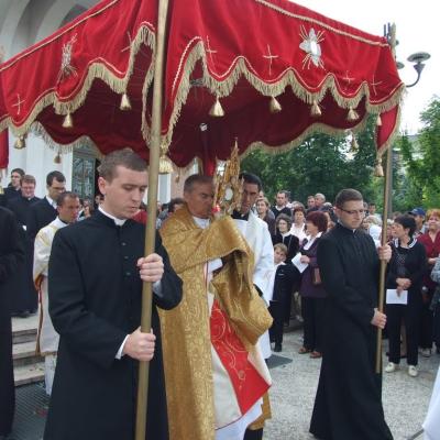 26 iunie: Iaşi: Procesiunea de Trupul şi Sângele Domnului la catedrală - I