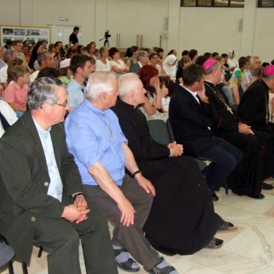 10 iulie: Iaşi: Spectacol de binefacere "Educaţie pentru Kenya! Fii alături de un copil din Maikona!"
