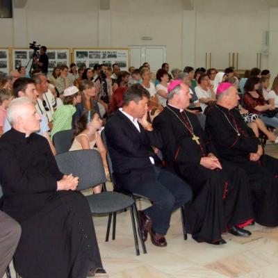 10 iulie: Iaşi: Spectacol de binefacere "Educaţie pentru Kenya! Fii alături de un copil din Maikona!"
