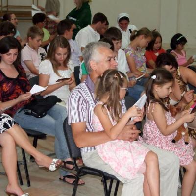 10 iulie: Iaşi: Spectacol de binefacere "Educaţie pentru Kenya! Fii alături de un copil din Maikona!"