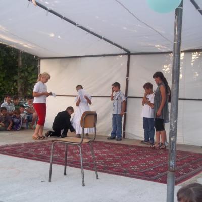 18-23 iulie şi 7 august: Barticeşti: Gref şi spectacol