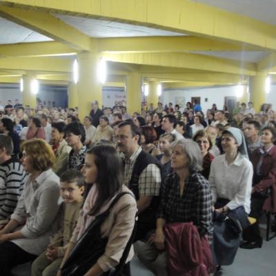 24 iulie: Bacău: Educaţie pentru Kenya