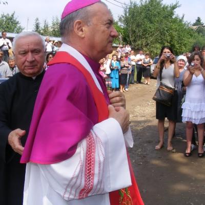 25 iulie: Oţeleni: Administrarea sacramentului Mirului