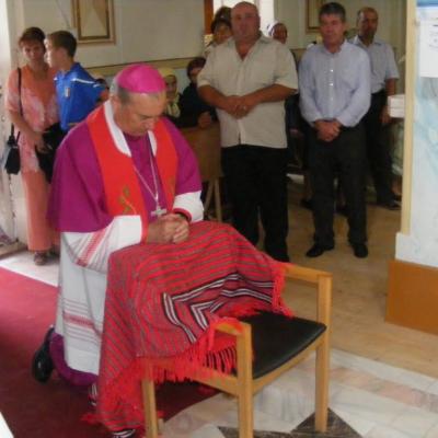 25 iulie: Oţeleni: Administrarea sacramentului Mirului