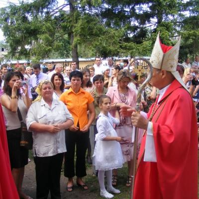 25 iulie: Oţeleni: Administrarea sacramentului Mirului