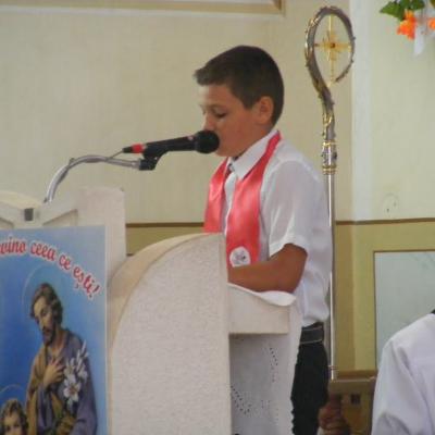 25 iulie: Oţeleni: Administrarea sacramentului Mirului