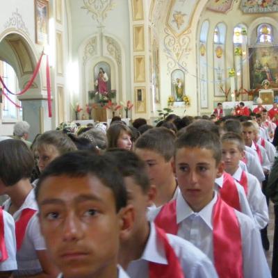 25 iulie: Oţeleni: Administrarea sacramentului Mirului