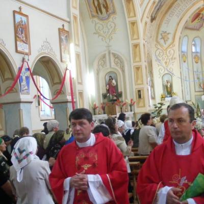 25 iulie: Oţeleni: Administrarea sacramentului Mirului