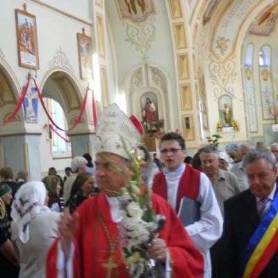 25 iulie: Oţeleni: Administrarea sacramentului Mirului