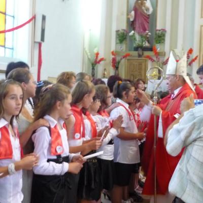 25 iulie: Oţeleni: Administrarea sacramentului Mirului