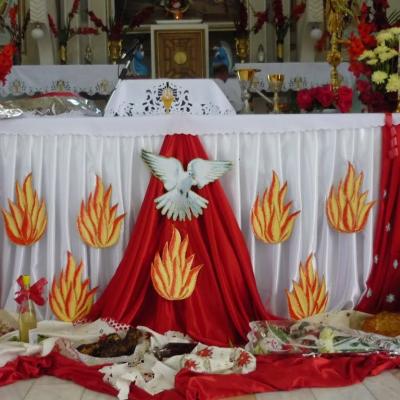 25 iulie: Oţeleni: Administrarea sacramentului Mirului