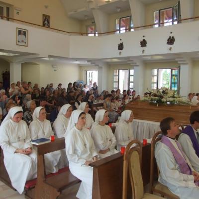 26 iulie: Iaşi: Funeraliile sorei Fiorella Chinappi, din Congregaţia "Fiicele Sfintei Maria a Divinei Providenţe" (Foto: Ovidiu Bişog)