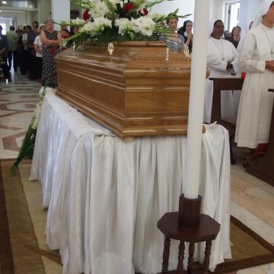 26 iulie: Iaşi: Funeraliile sorei Fiorella Chinappi, din Congregaţia "Fiicele Sfintei Maria a Divinei Providenţe" (Foto: Ovidiu Bişog)