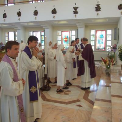 26 iulie: Iaşi: Funeraliile sorei Fiorella Chinappi, din Congregaţia "Fiicele Sfintei Maria a Divinei Providenţe" (Foto: Ovidiu Bişog)