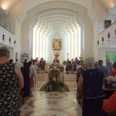 26 iulie: Iaşi: Funeraliile sorei Fiorella Chinappi, din Congregaţia "Fiicele Sfintei Maria a Divinei Providenţe" (Foto: Ovidiu Bişog)