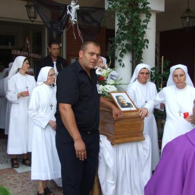 26 iulie: Iaşi: Funeraliile sorei Fiorella Chinappi, din Congregaţia "Fiicele Sfintei Maria a Divinei Providenţe" (Foto: Ovidiu Bişog)