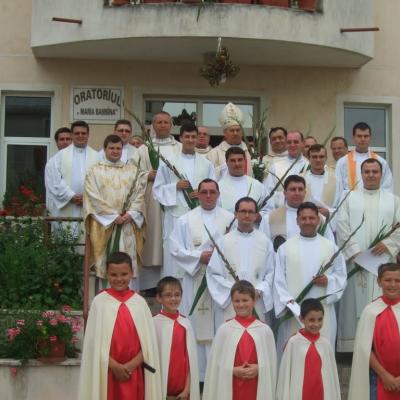30 iulie: Bacău: Liturghia de înmânare a numirilor preoţilor nou-sfinţiţi