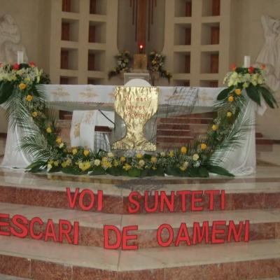 30 iulie: Bacău: Liturghia de înmânare a numirilor preoţilor nou-sfinţiţi