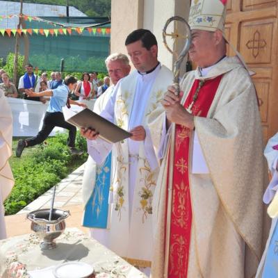 6 august: Sărata-Băi: Sfinţirea bisericii "Sfânta Fecioara Maria de Fatima"