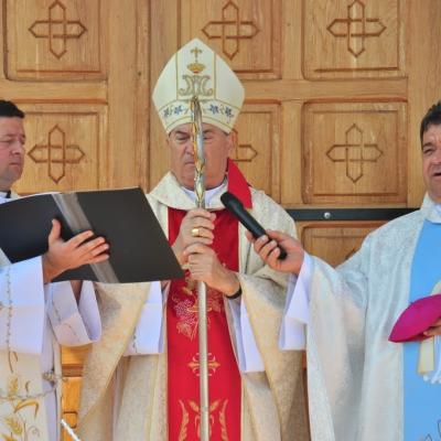 6 august: Sărata-Băi: Sfinţirea bisericii "Sfânta Fecioara Maria de Fatima"