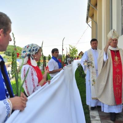 6 august: Sărata-Băi: Sfinţirea bisericii "Sfânta Fecioara Maria de Fatima"