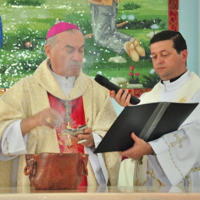6 august: Sărata-Băi: Sfinţirea bisericii "Sfânta Fecioara Maria de Fatima"