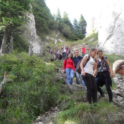 11 august: O excursie cu tinerii din Buhonca şi Oţeleni la Ceahlău