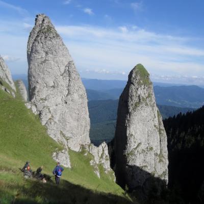 11 august: O excursie cu tinerii din Buhonca şi Oţeleni la Ceahlău