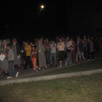 13 august: Oneşti: Marşul Credinţei