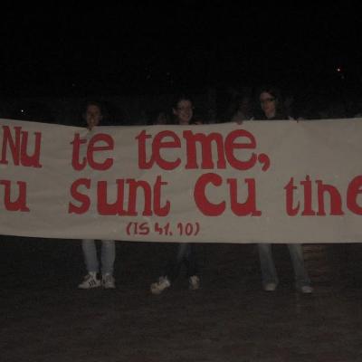 13 august: Oneşti: Marşul Credinţei