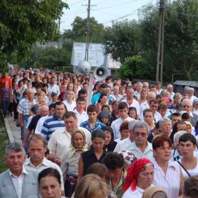 14-15 august: Baraţi: Procesiunea mariană şi sărbătoarea "Adormirea Maicii Domnului"