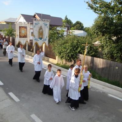 14-15 august: Baraţi: Procesiunea mariană şi sărbătoarea "Adormirea Maicii Domnului"