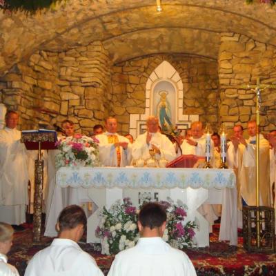 14-15 august: Baraţi: Procesiunea mariană şi sărbătoarea "Adormirea Maicii Domnului"