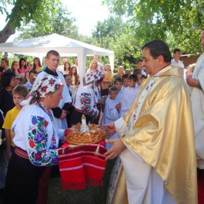 14-15 august: Baraţi: Procesiunea mariană şi sărbătoarea "Adormirea Maicii Domnului"