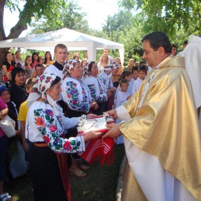 14-15 august: Baraţi: Procesiunea mariană şi sărbătoarea "Adormirea Maicii Domnului"