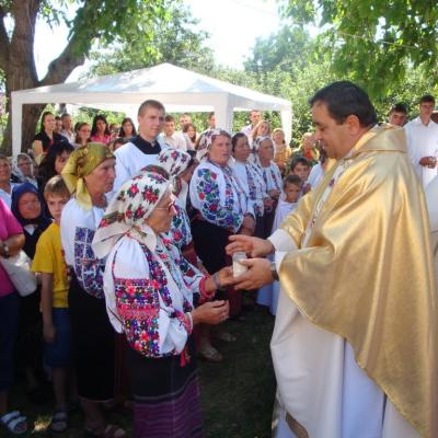 14-15 august: Baraţi: Procesiunea mariană şi sărbătoarea "Adormirea Maicii Domnului"