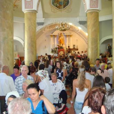 14-15 august: Baraţi: Procesiunea mariană şi sărbătoarea "Adormirea Maicii Domnului"