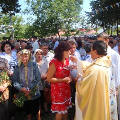 14-15 august: Baraţi: Procesiunea mariană şi sărbătoarea "Adormirea Maicii Domnului"