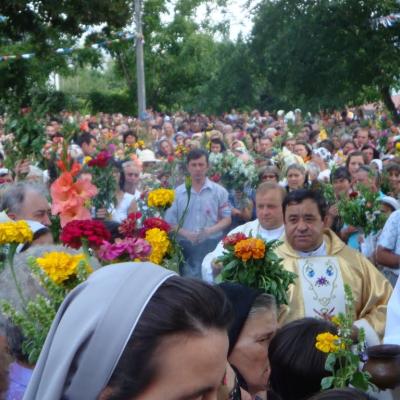 14-15 august: Baraţi: Procesiunea mariană şi sărbătoarea "Adormirea Maicii Domnului"