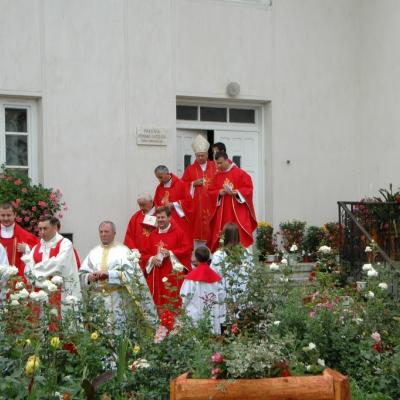 28 august: Gura Humorului: Administrarea sacramentului Mirului