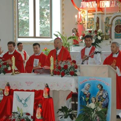28 august: Gura Humorului: Administrarea sacramentului Mirului